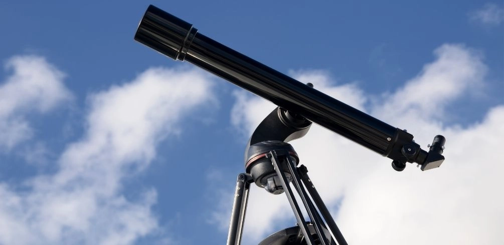 Can A Telescope See Through Clouds