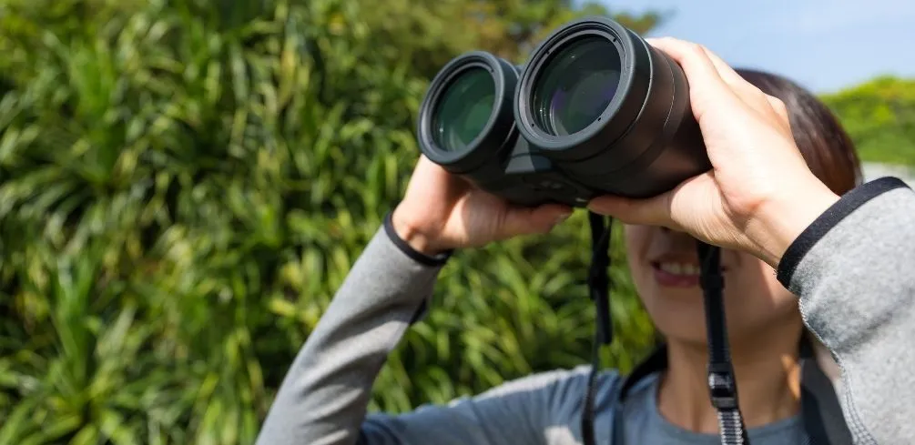 Telescopes vs. Binoculars (What Are the Differences)